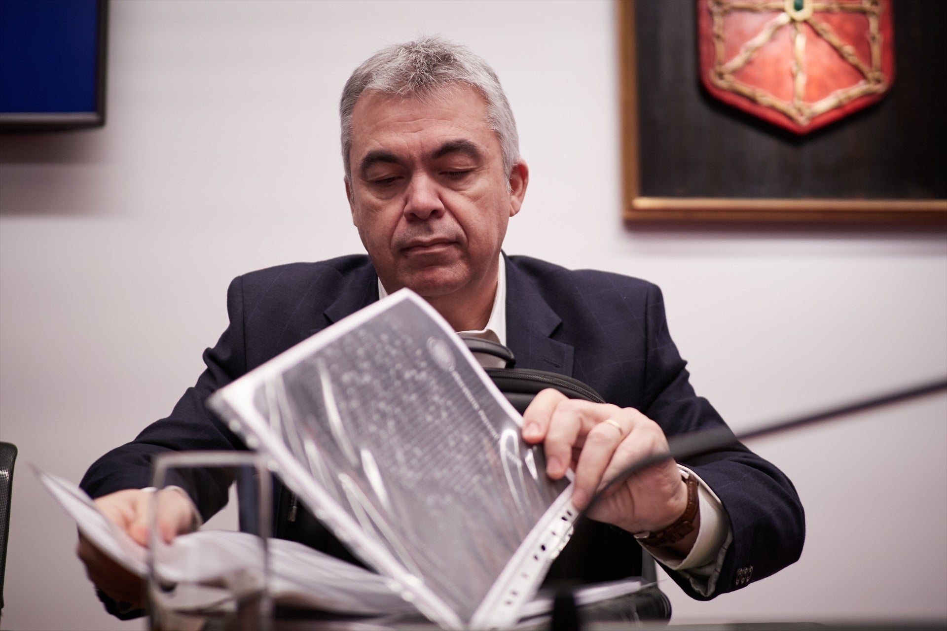 El juez sitúa a Santos Cerdán al frente de una trama para proteger al PSOE de sus causas judiciales usando la estructura del partido El juez sitúa a Santos Cerdán al frente de una trama para proteger al PSOE de sus causas judiciales usando la estructura del partido