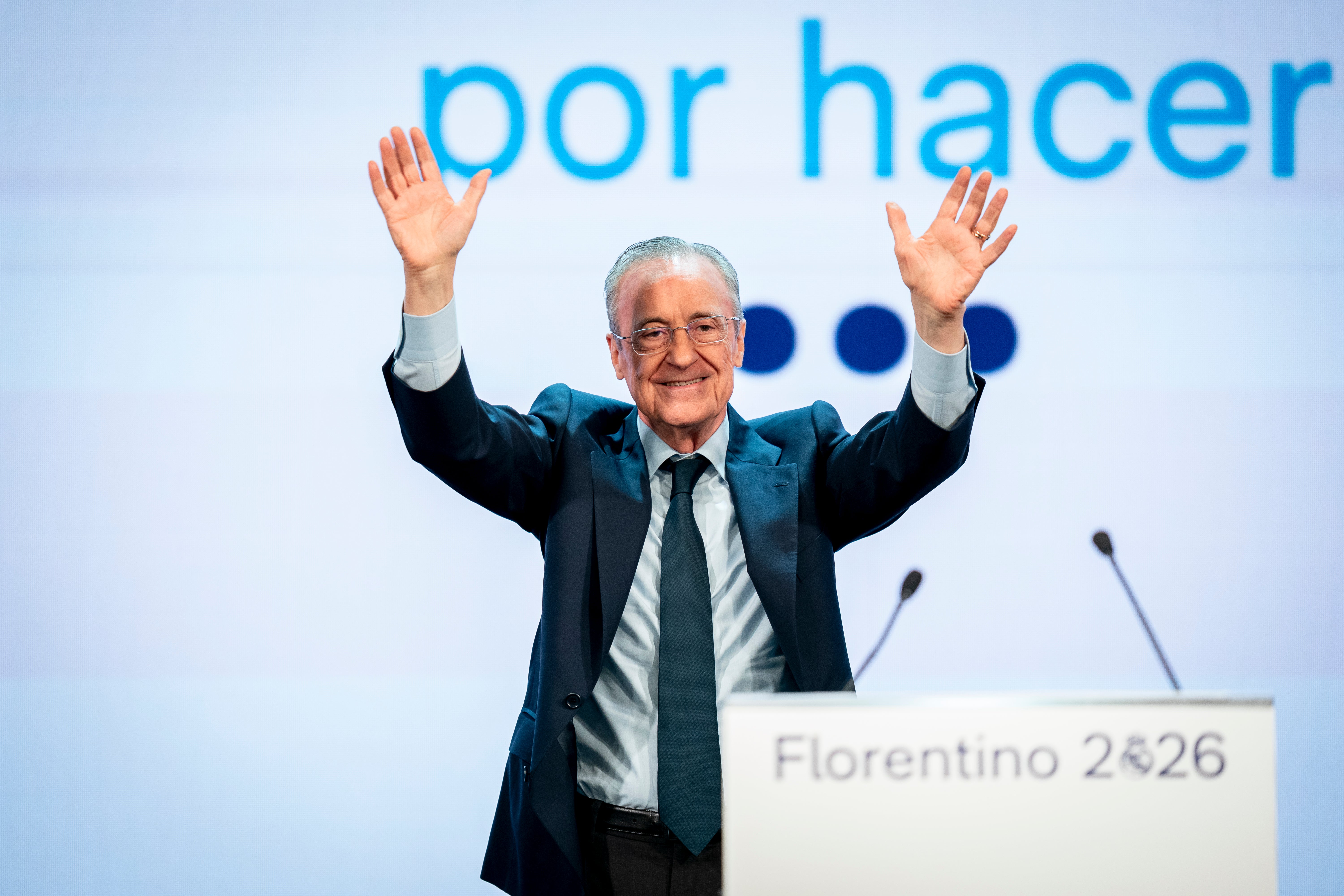 Florentino Pérez presenta su candidatura con dardo a Enrique Riquelme: "Son los mismos de la etapa más siniestra" Florentino Pérez presenta su candidatura con dardo a Enrique Riquelme: "Son los mismos de la etapa más siniestra"