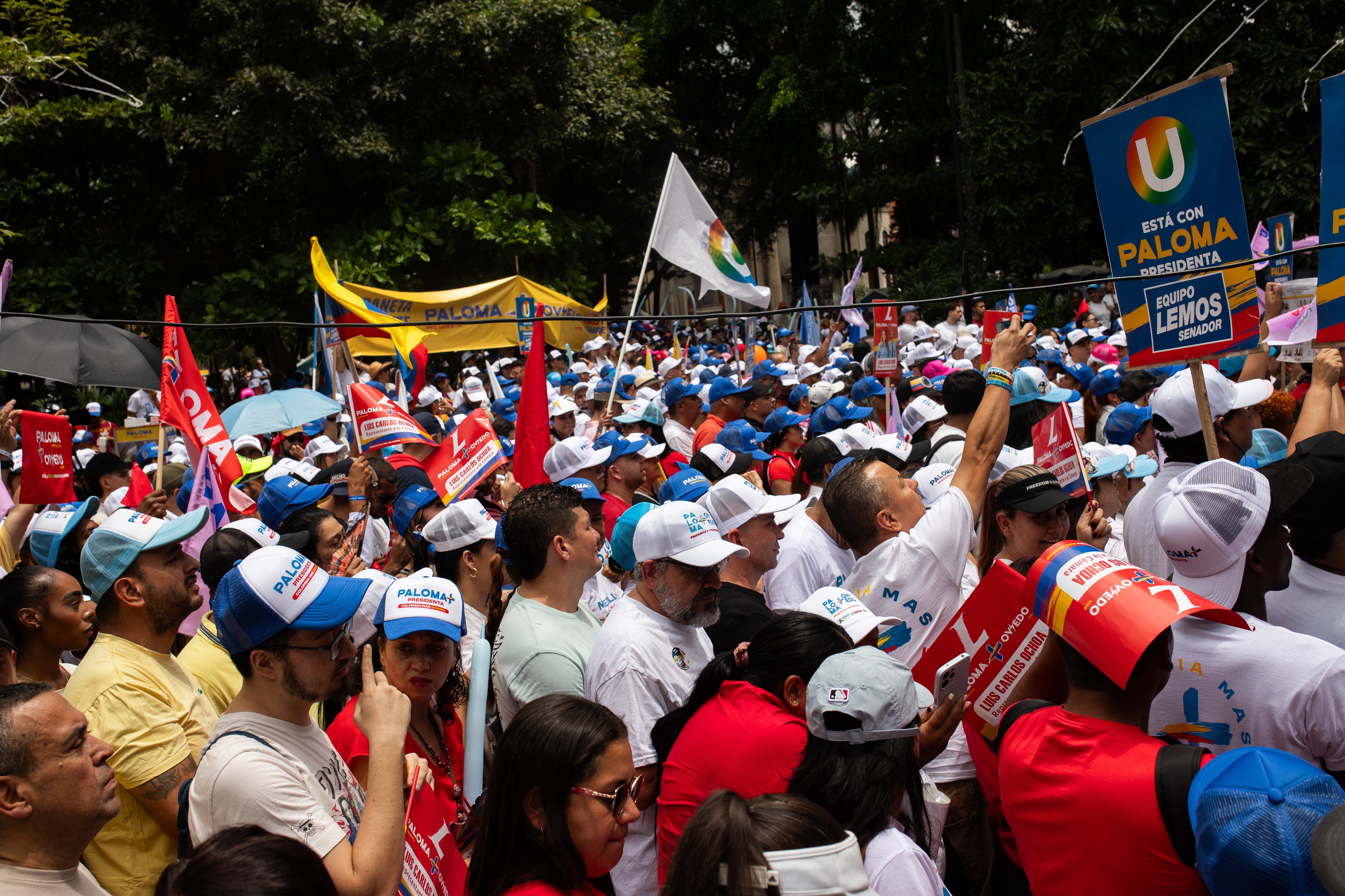 La candidata presidencial de derecha Paloma Valencia cierra su campaña en la región de Antioquia antes de las elecciones presidenciales del 31 de mayo junto al expresidente colombiano Álvaro Uribe el 23 de mayo de 2026 en Medellín, Colombia. La candidata presidencial de derecha Paloma Valencia cierra su campaña en la región de Antioquia antes de las elecciones presidenciales del 31 de mayo junto al expresidente colombiano Álvaro Uribe el 23 de mayo de 2026 en Medellín, Colombia.
