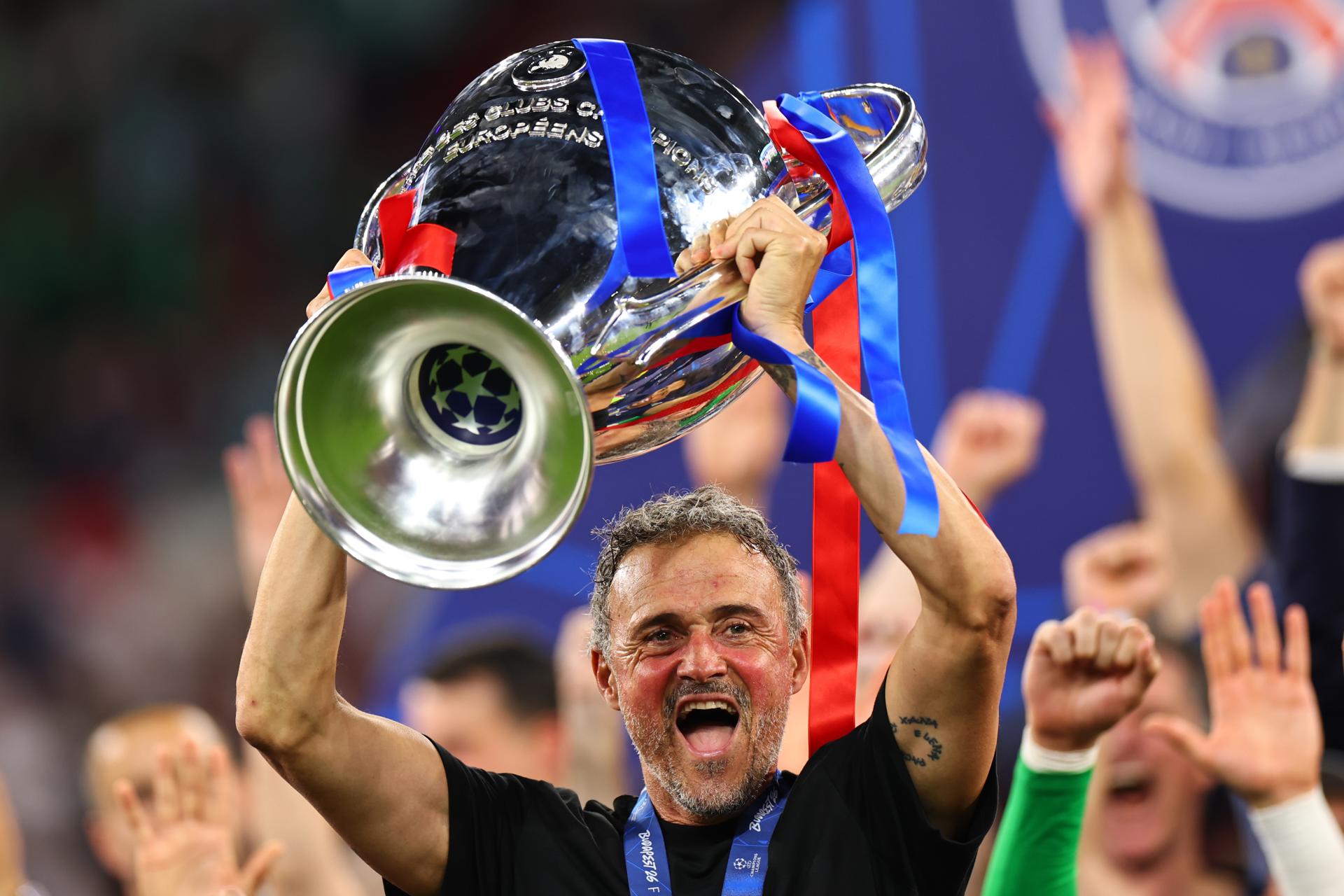 Luis Enrique, tras conquistar su segunda Champions con el PSG: "Esto solo se lo había visto hacer al Madrid" Luis Enrique, tras conquistar su segunda Champions con el PSG: "Esto solo se lo había visto hacer al Madrid"