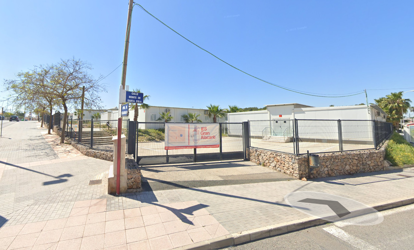 Los profesores del IES Gran Alacant de Santa Pola suspenden todas las actividades fuera del centro Los profesores del IES Gran Alacant de Santa Pola suspenden todas las actividades fuera del centro