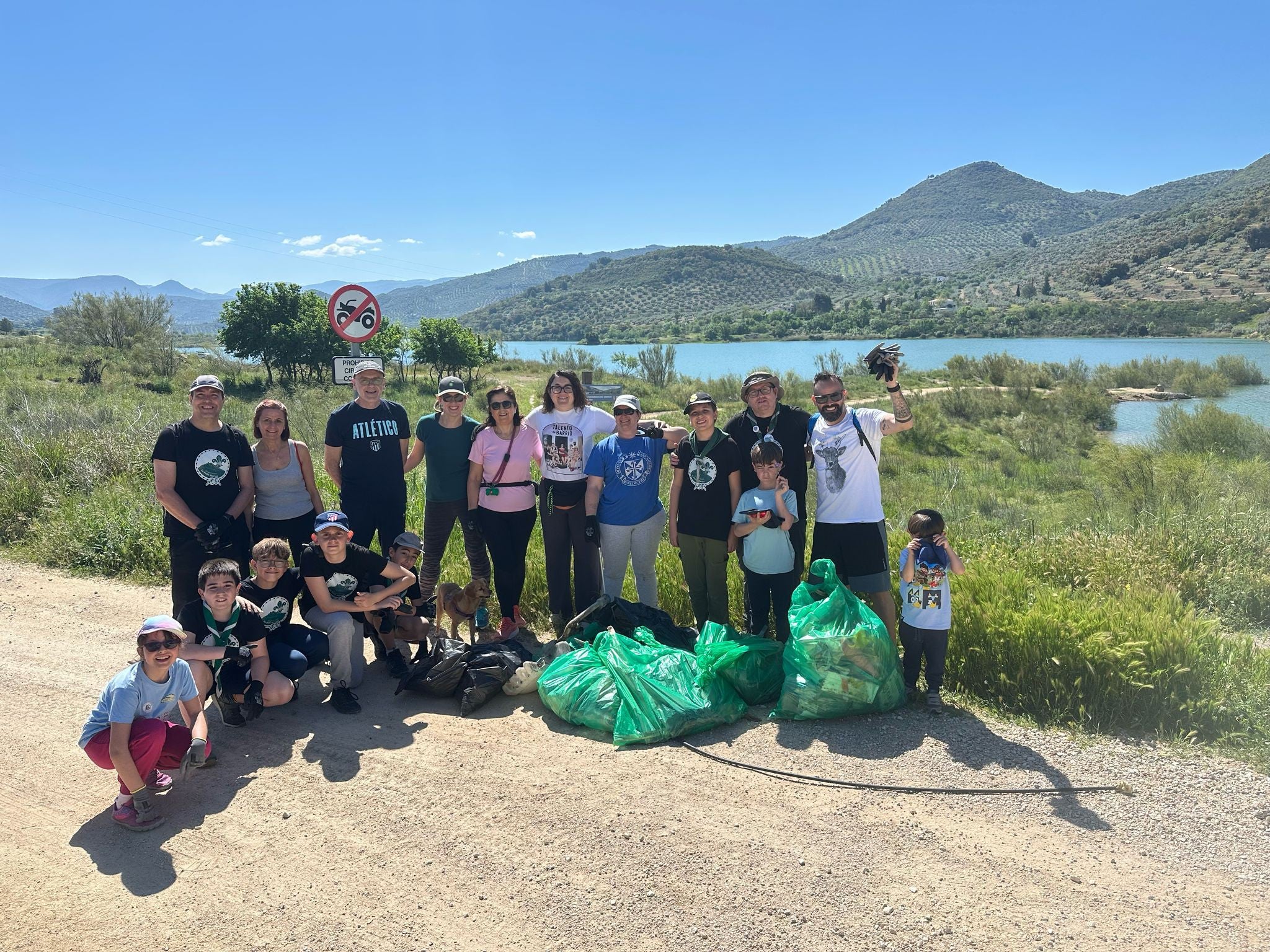 Ecovidrio, Junta de Andalucía y FAMP cierran la 2ª edición de Ecólatras premiando las iniciativas en cada provincia más comprometidas con la sostenibilidad Ecovidrio, Junta de Andalucía y FAMP cierran la 2ª edición de Ecólatras premiando las iniciativas en cada provincia más comprometidas con la sostenibilidad