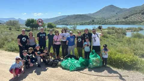 Ecovidrio, Junta de Andalucía y FAMP cierran la 2ª edición de Ecólatras premiando las iniciativas en cada provincia más comprometidas con la sostenibilidad Ecovidrio, Junta de Andalucía y FAMP cierran la 2ª edición de Ecólatras premiando las iniciativas en cada provincia más comprometidas con la sostenibilidad