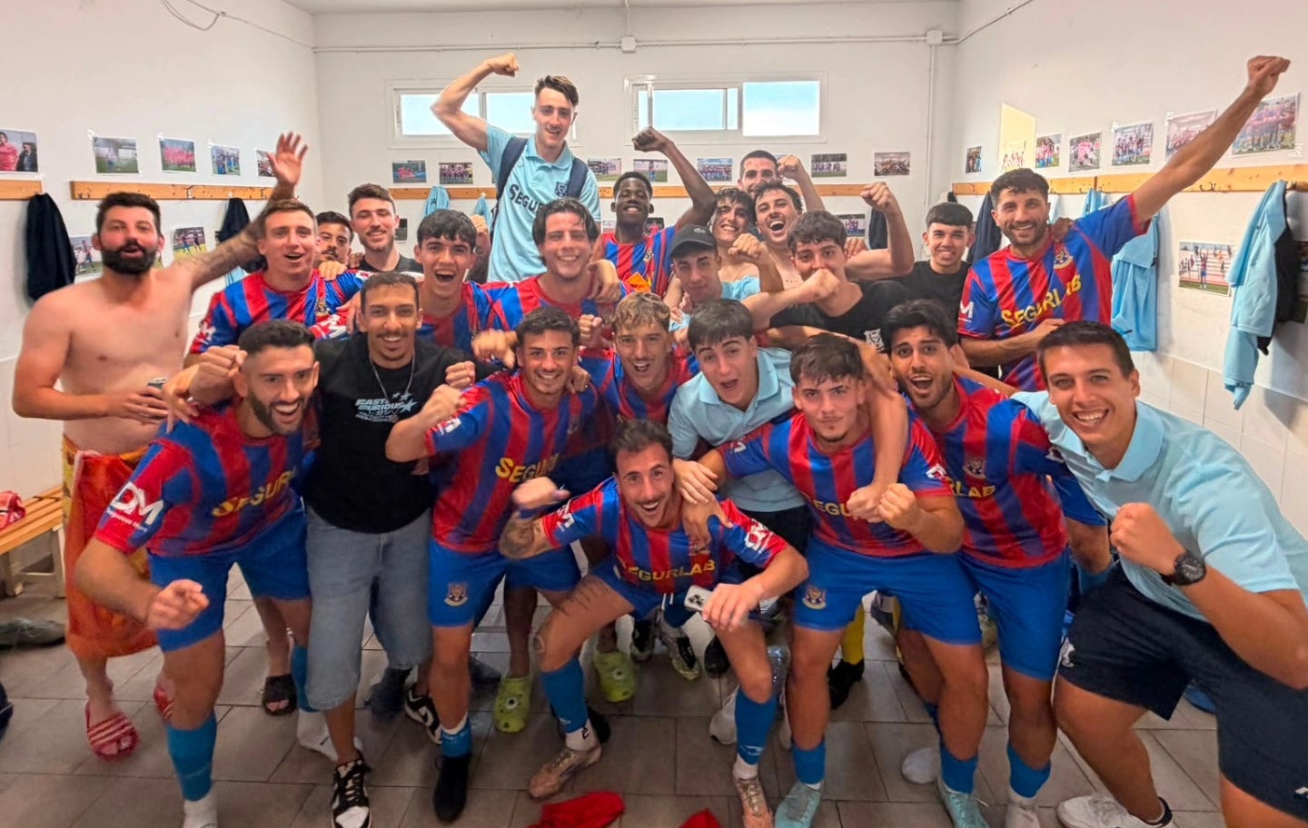 La Vega Baja sueña con dos ascensos: Torrevieja deja abierta la final y el Almoradí acaricia la Lliga Comunitat La Vega Baja sueña con dos ascensos: Torrevieja deja abierta la final y el Almoradí acaricia la Lliga Comunitat