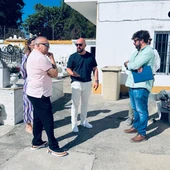 Javier Bello y Germán Beardo, en el cementerio Javier Bello y Germán Beardo, en el cementerio