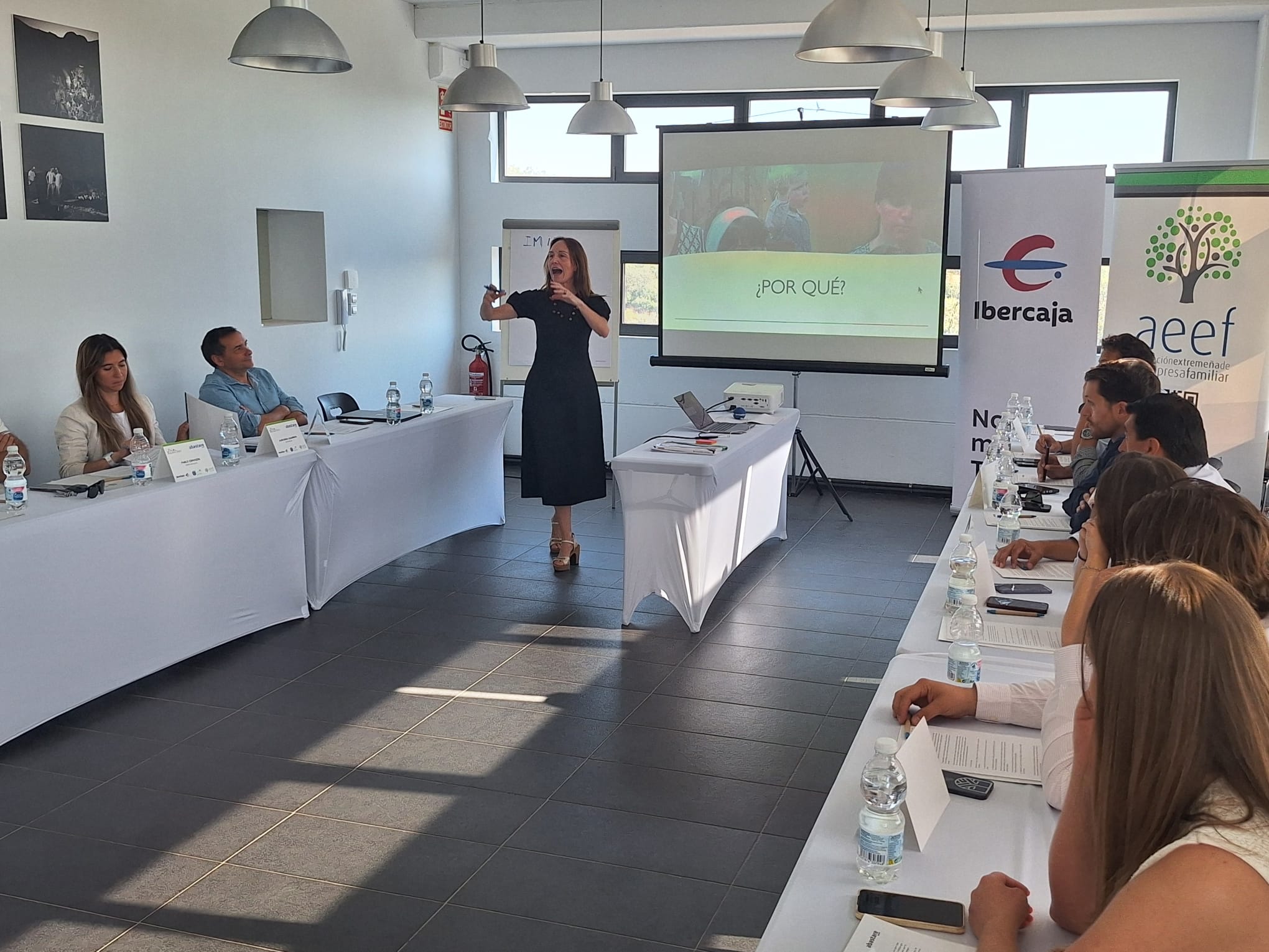 El Foro de Jóvenes de la AEEF impulsa Escuela de Líderes para fortalecer el futuro de las empresas familiares extremeñas El Foro de Jóvenes de la AEEF impulsa Escuela de Líderes para fortalecer el futuro de las empresas familiares extremeñas