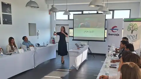 El Foro de Jóvenes de la AEEF impulsa Escuela de Líderes para fortalecer el futuro de las empresas familiares extremeñas El Foro de Jóvenes de la AEEF impulsa Escuela de Líderes para fortalecer el futuro de las empresas familiares extremeñas