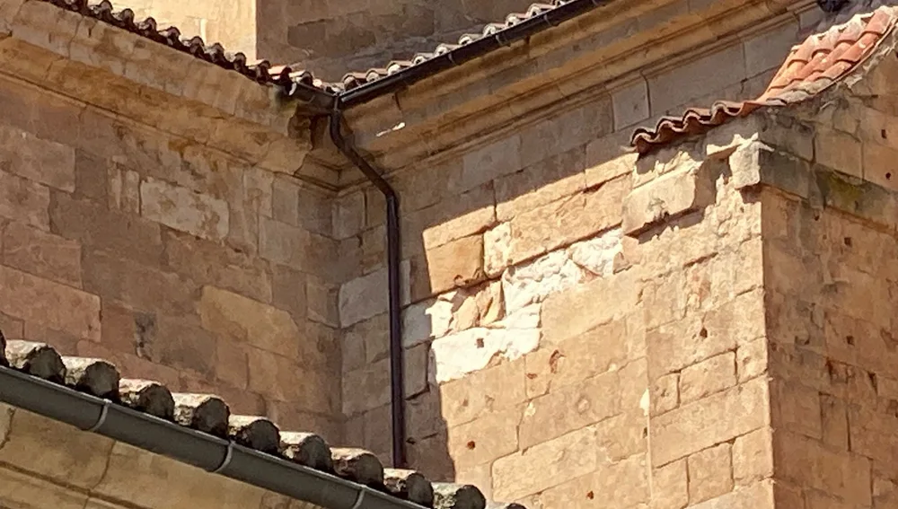 Zona dañada en el exterior de la iglesia de la Purísima Zona dañada en el exterior de la iglesia de la Purísima