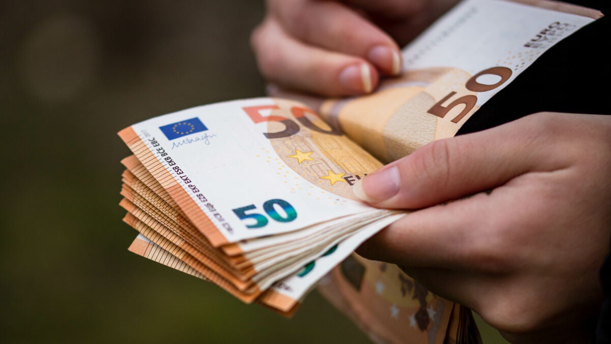 Un abogado avisa en Onda Cero del error que puede costarles miles de euros a las comunidades de vecinos