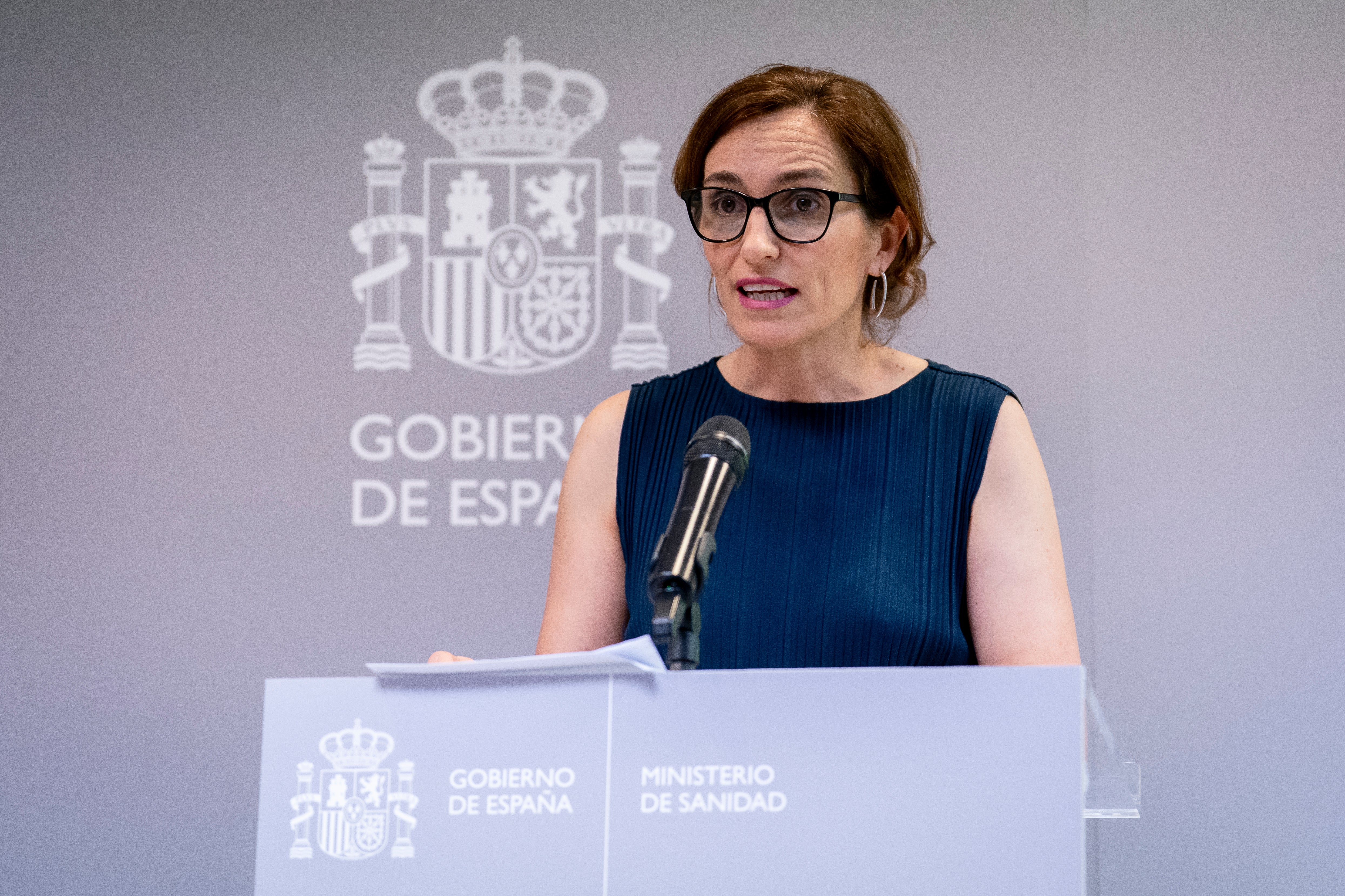 Sanidad publica un informe sobre los migrantes: "Están más sanos y consumen menos recursos sanitarios que los españoles" Sanidad publica un informe sobre los migrantes: "Están más sanos y consumen menos recursos sanitarios que los españoles"