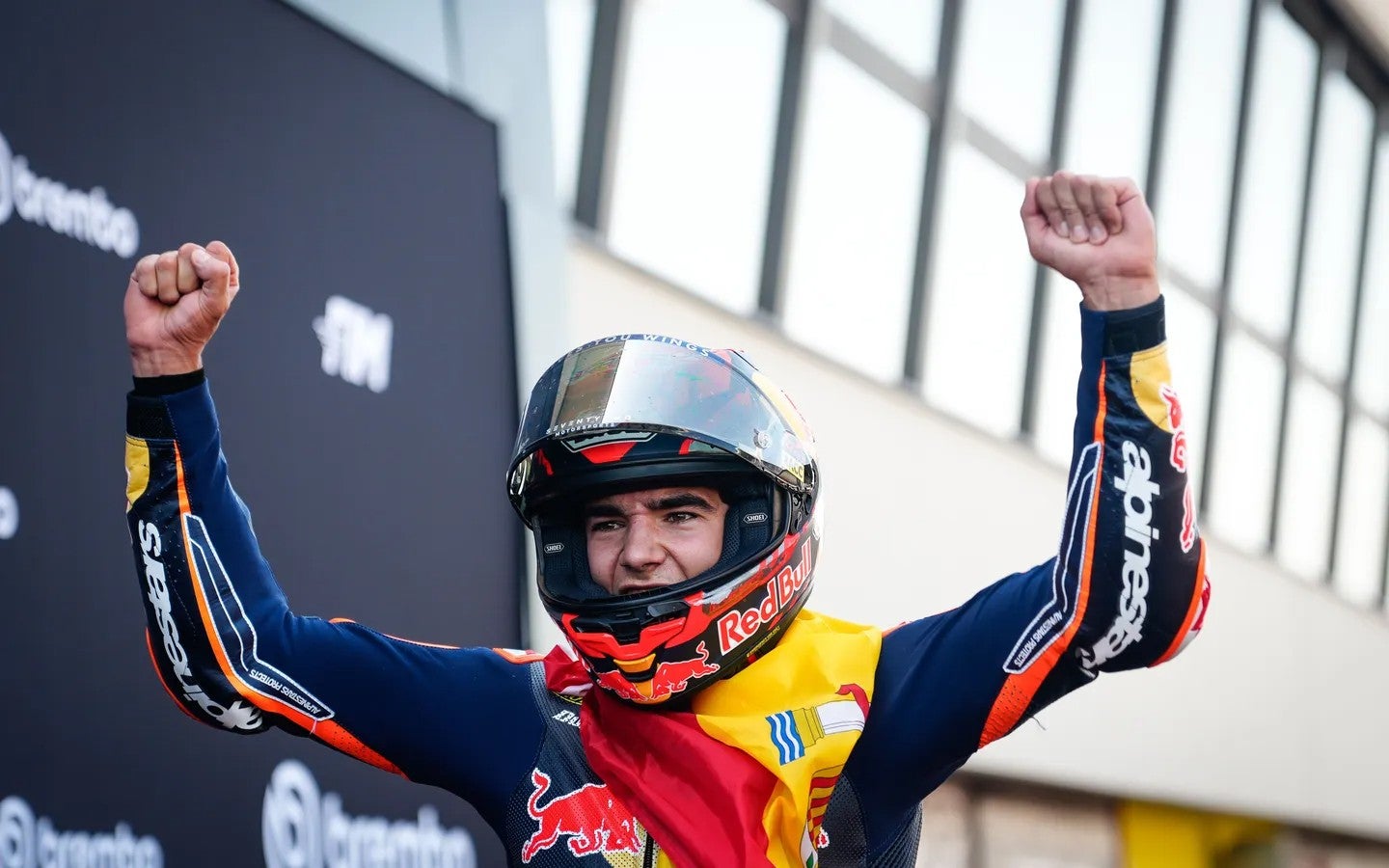 El cántabro Brian Uriarte estrena su palmarés con una victoria en Moto3 El cántabro Brian Uriarte estrena su palmarés con una victoria en Moto3