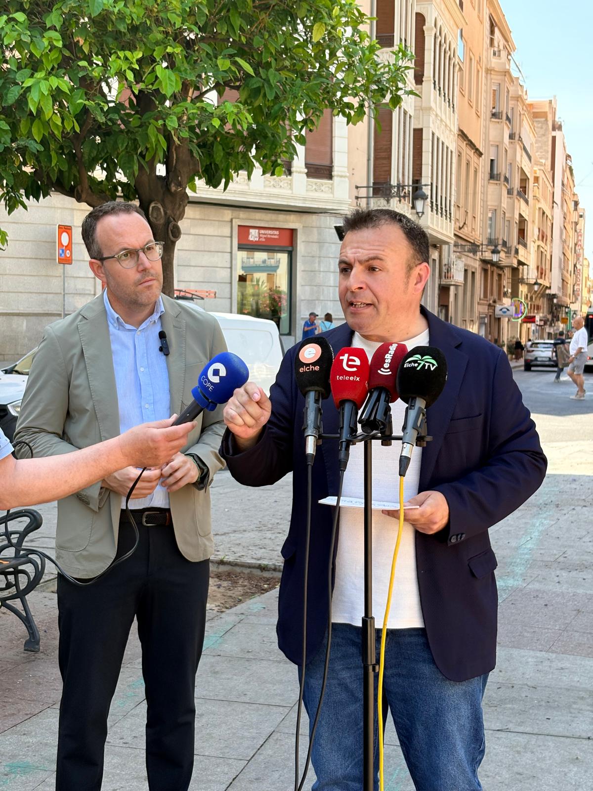 El PSOE de Elche sobre los presupuestos de la Generalitat: “Certifican el abandono de las inversiones en la ciudad” El PSOE de Elche sobre los presupuestos de la Generalitat: “Certifican el abandono de las inversiones en la ciudad”
