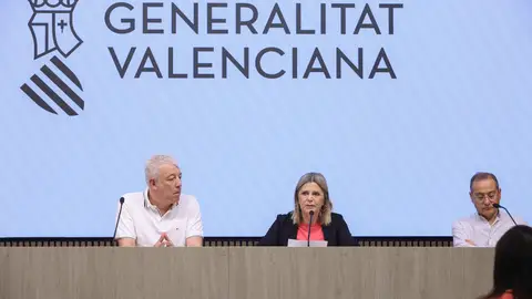 La consellera de Educación, Carmen Ortí, con parte de su equipo. La consellera de Educación, Carmen Ortí, con parte de su equipo.