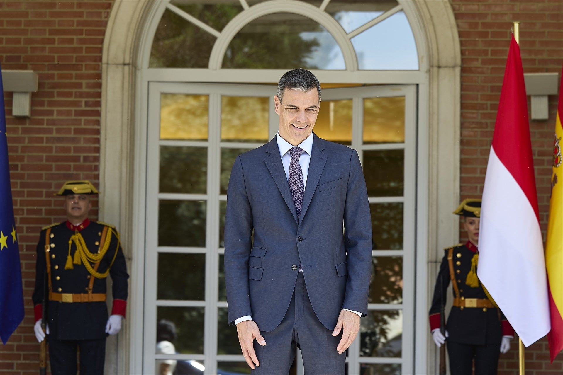Sánchez ignora las presiones para una moción de censura y presume de logros en sus ocho años de Gobierno: "Demuestran lo mucho que podemos hacer" Sánchez ignora las presiones para una moción de censura y presume de logros en sus ocho años de Gobierno: "Demuestran lo mucho que podemos hacer"