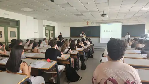 1.559 estudiantes empiezan la PAU en Guadalajara 1.559 estudiantes empiezan la PAU en Guadalajara
