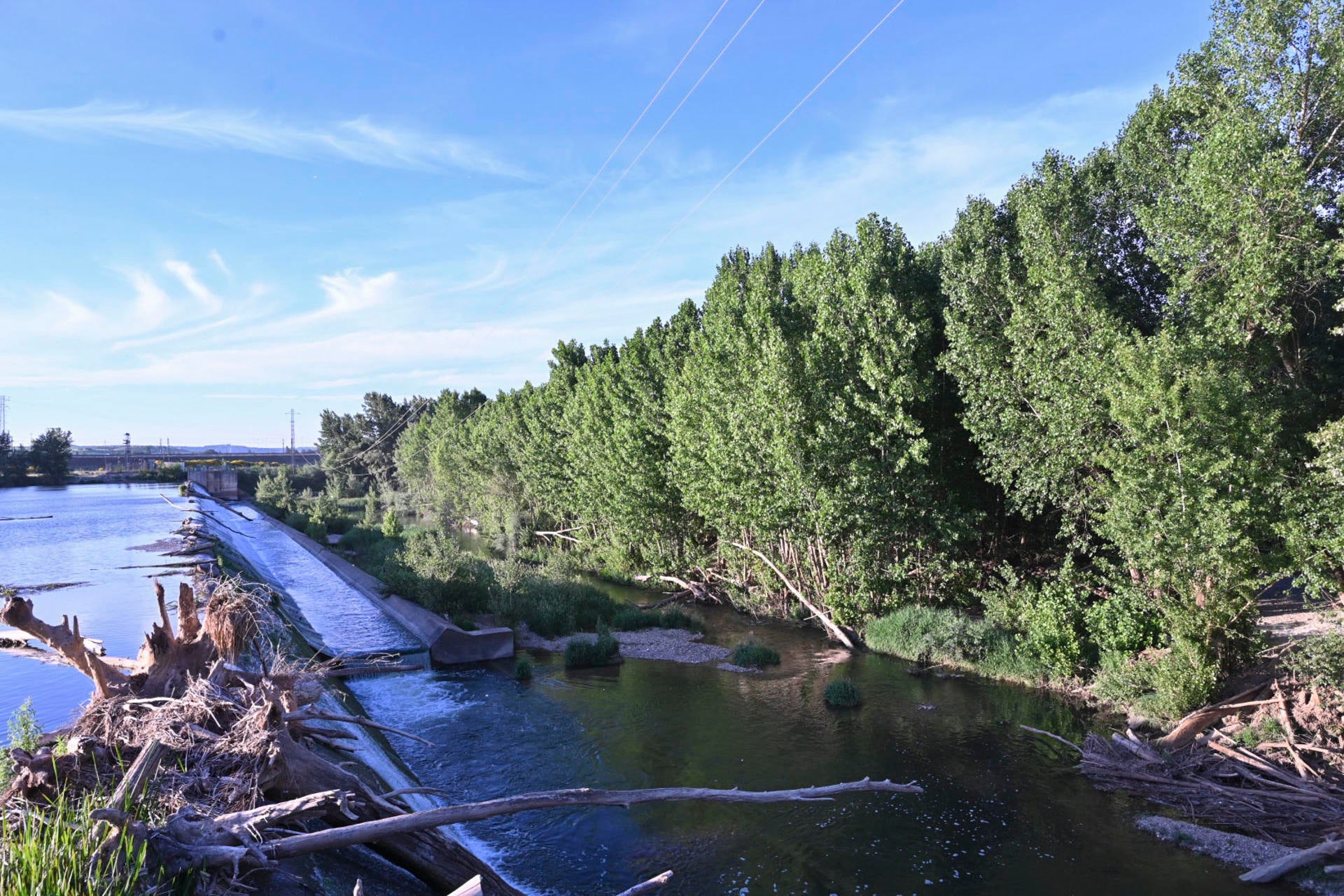 Presa de Baños de Cerrato, en Venta de Baños (Palencia) Presa de Baños de Cerrato, en Venta de Baños (Palencia)