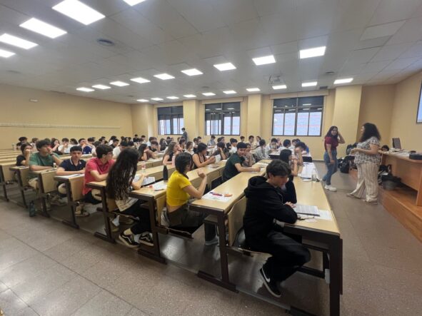 Más de 600 estudiantes de Don Benito y Villanueva de la Serena realizan la PAU para ingresar en la universidad Más de 600 estudiantes de Don Benito y Villanueva de la Serena realizan la PAU para ingresar en la universidad