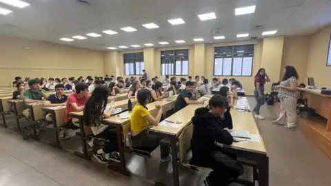 Más de 600 estudiantes de Don Benito y Villanueva de la Serena realizan la PAU para ingresar en la universidad Más de 600 estudiantes de Don Benito y Villanueva de la Serena realizan la PAU para ingresar en la universidad