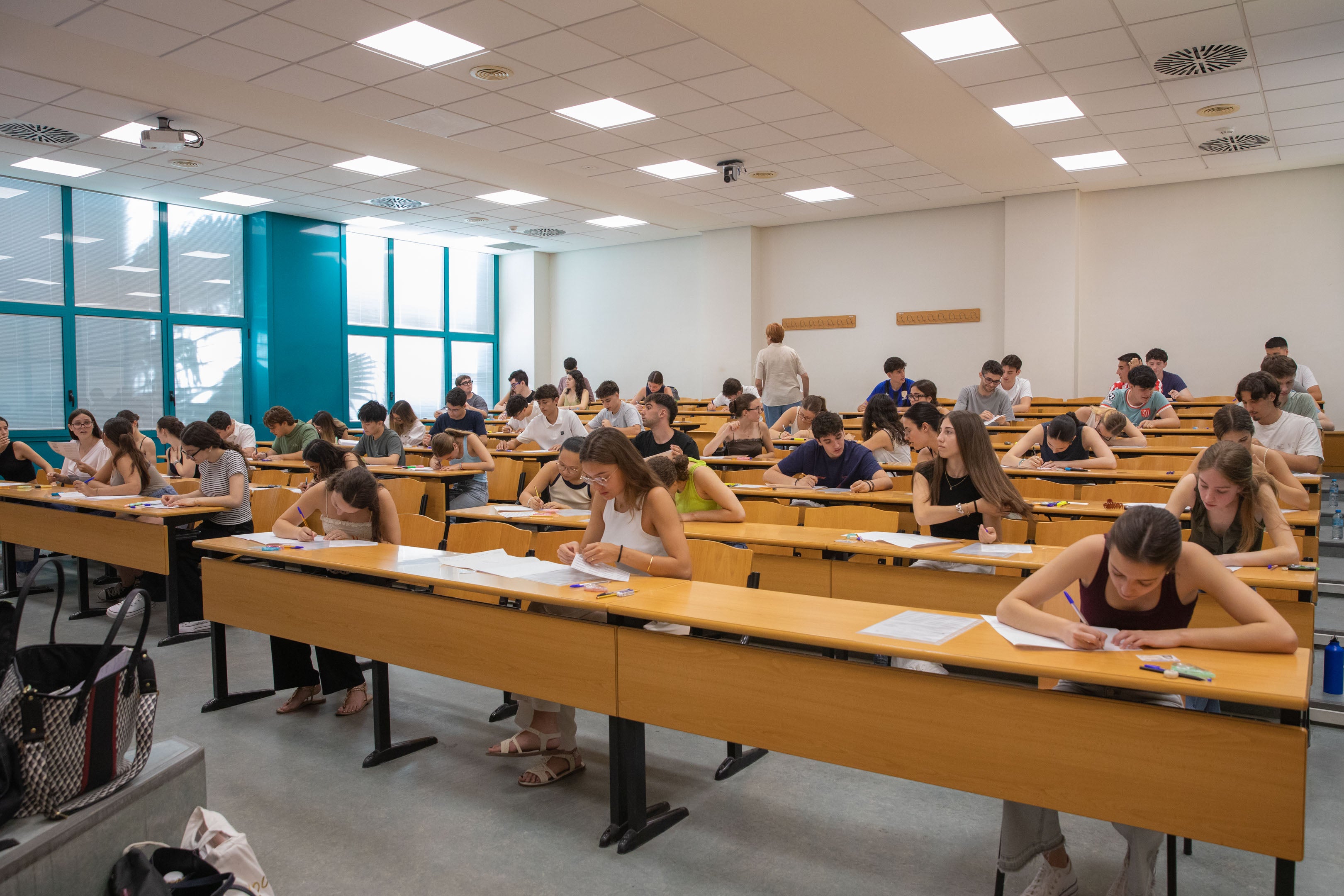 Casi 3.000 estudiantes de Castellón inician las pruebas de acceso a la universidad en la UJI Casi 3.000 estudiantes de Castellón inician las pruebas de acceso a la universidad en la UJI