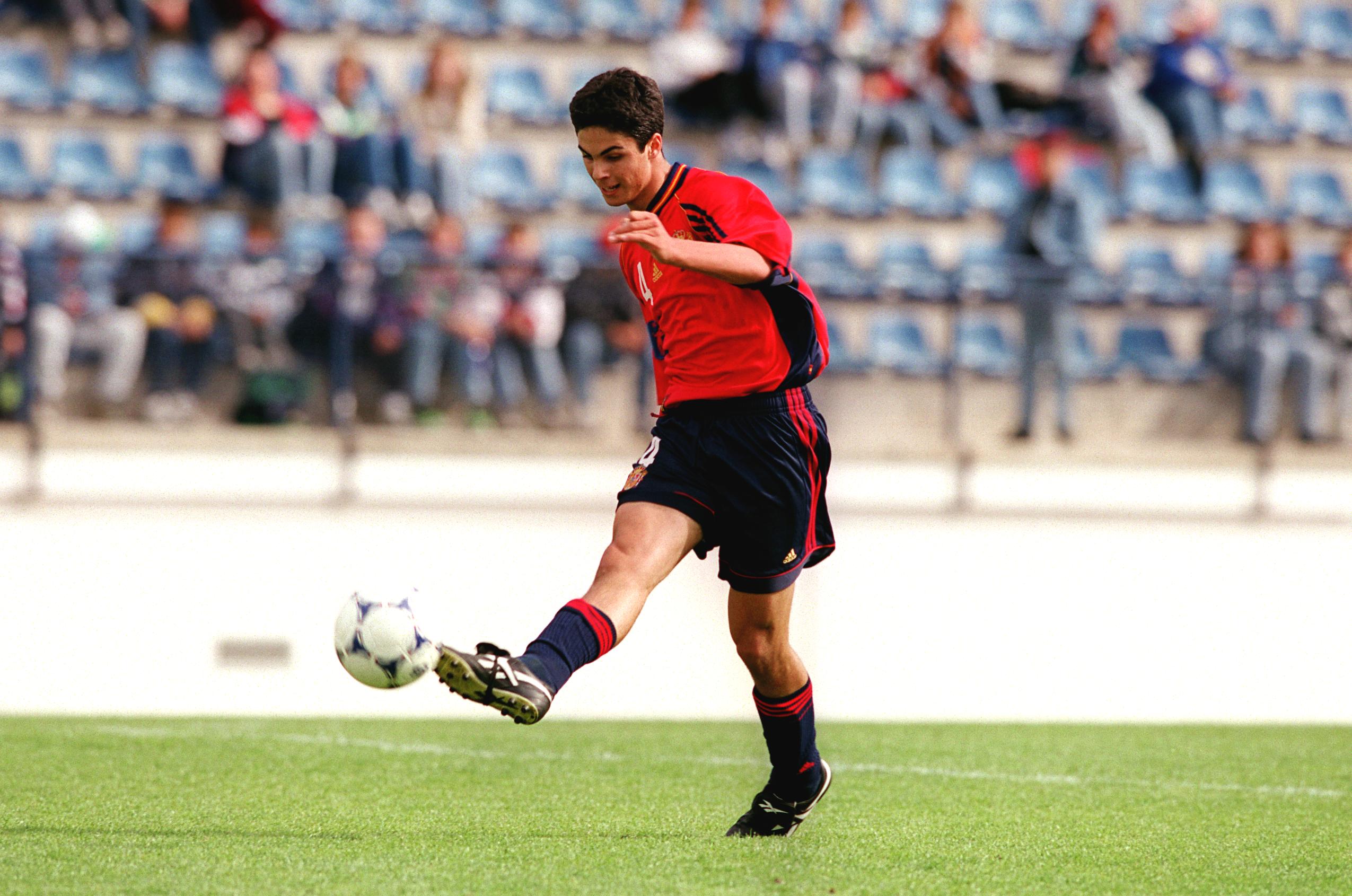 Mikel Arteta en un partido con las categorías inferiores de la Selección Mikel Arteta en un partido con las categorías inferiores de la Selección