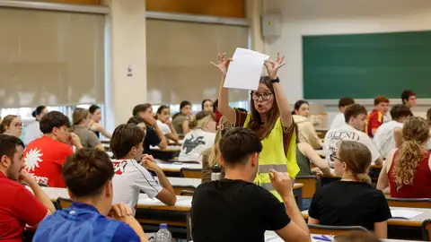 Pruebas de Acceso a la Universidad (PAU) con 25.666 estudiantes matriculados en la fase obligatoria en la Comunitat Valenciana. Pruebas de Acceso a la Universidad (PAU) con 25.666 estudiantes matriculados en la fase obligatoria en la Comunitat Valenciana.