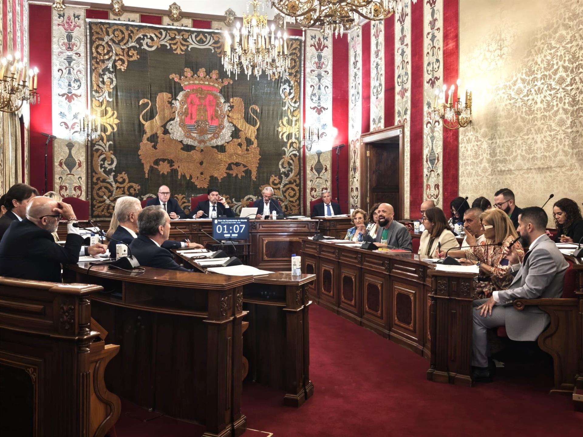 Cambiarán el reglamento para que cualquier concejal de baja pueda intervenir y votar en el ayuntamiento de Alicante Cambiarán el reglamento para que cualquier concejal de baja pueda intervenir y votar en el ayuntamiento de Alicante