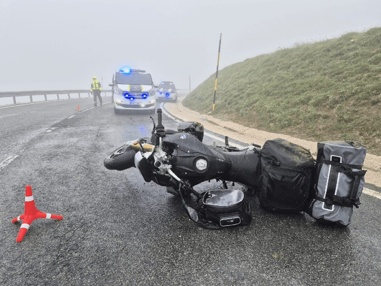 Fallece un motorista de 56 años tras sufrir una caída en Isaba Fallece un motorista de 56 años tras sufrir una caída en Isaba
