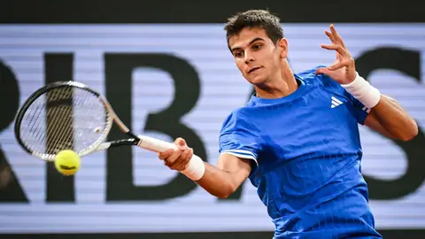 El tenista español Rafa Jódar durante el encuentro de cuartos de final de Roland Garros 2026 ante Alexander Zverev El tenista español Rafa Jódar durante el encuentro de cuartos de final de Roland Garros 2026 ante Alexander Zverev
