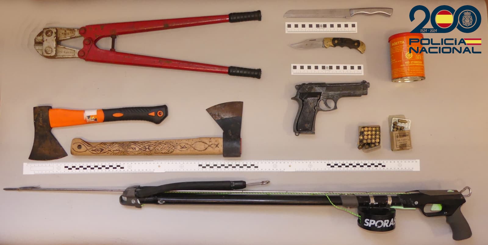 Detenido un hombre en Maó acusado de amenazar con un arma de fuego a varios vecinos Detenido un hombre en Maó acusado de amenazar con un arma de fuego a varios vecinos