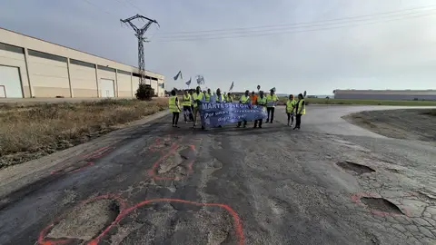 Octavo “Martes Negro” en Los Monegros para pedir la mejora de las carreteras Octavo “Martes Negro” en Los Monegros para pedir la mejora de las carreteras