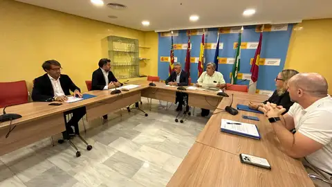 Reunión del alcalde de Elche en la Confederación Hidrográfica del Segura. Reunión del alcalde de Elche en la Confederación Hidrográfica del Segura.