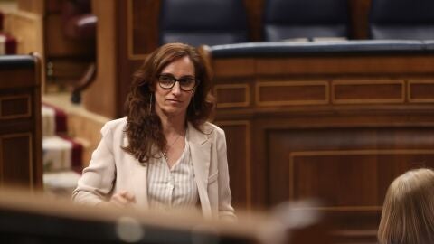 La ministra de Sanidad, Mónica García, interviene durante una sesión plenaria en el Congreso de los Diputados La ministra de Sanidad, Mónica García, interviene durante una sesión plenaria en el Congreso de los Diputados
