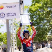Toni Bou levanta su nuevo récord Guinness