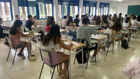 Un total de 671 alumnos extremeños de ESO recibirán ayudas de la Junta para el estudio de inglés en horario extraescolar Un total de 671 alumnos extremeños de ESO recibirán ayudas de la Junta para el estudio de inglés en horario extraescolar
