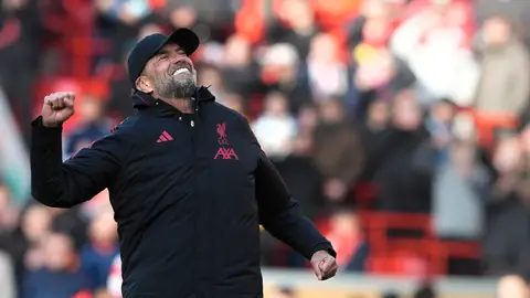 Enrique Riquelme elige a Klopp como entrenador para el Real Madrid: "Raúl le trasladará nuestro proyecto deportivo" Enrique Riquelme elige a Klopp como entrenador para el Real Madrid: "Raúl le trasladará nuestro proyecto deportivo"