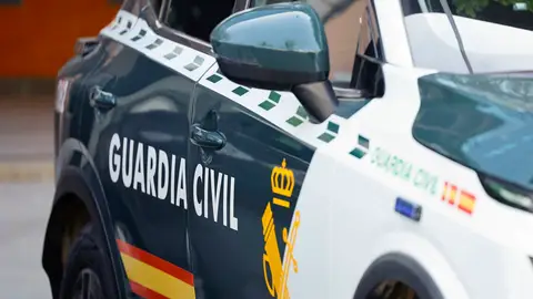 Coche de la Guardia Civil. Coche de la Guardia Civil.