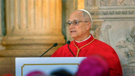 El papa Le&oacute;n XIV durante su primer discurso en el Palacio Real