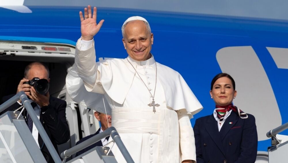 El Papa, minutos antes de despegar en Roma rumbo a España