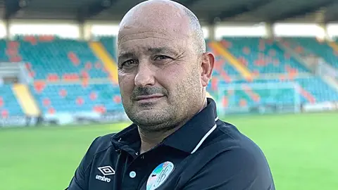 El preparador de guardametas, en el estadio Helmántico El preparador de guardametas, en el estadio Helmántico