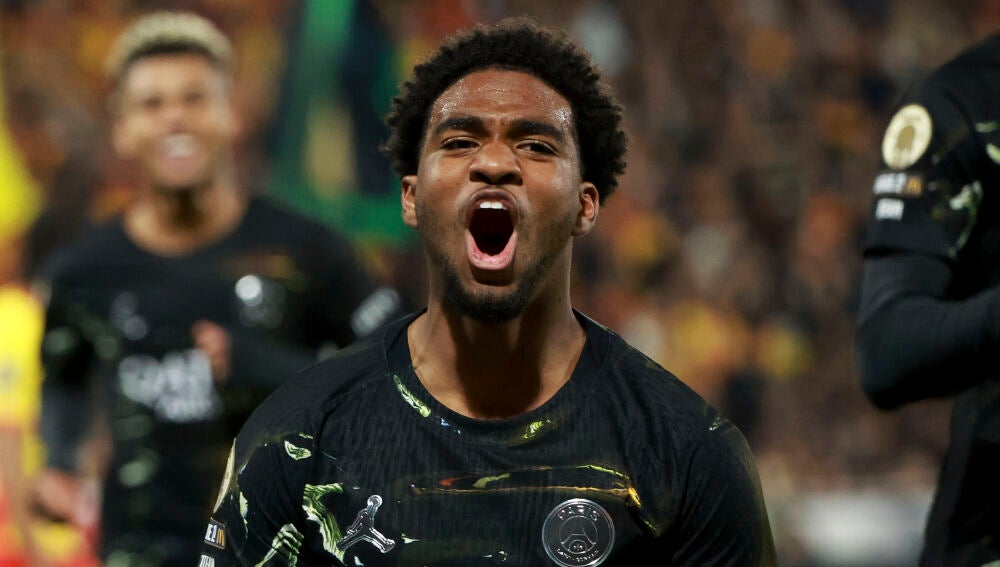 Ibrahim Mbaye durante un partido con el PSG