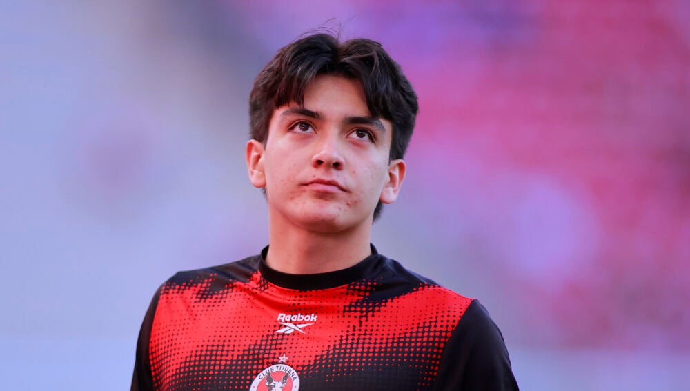 El jugador Gilberto Mora durante el calentamiento en un partido con Tijuana