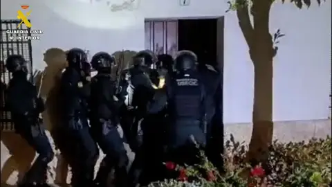 Cae una red de narcotraficantes asentada en la Sierra Norte con 27 detenidos Cae una red de narcotraficantes asentada en la Sierra Norte con 27 detenidos
