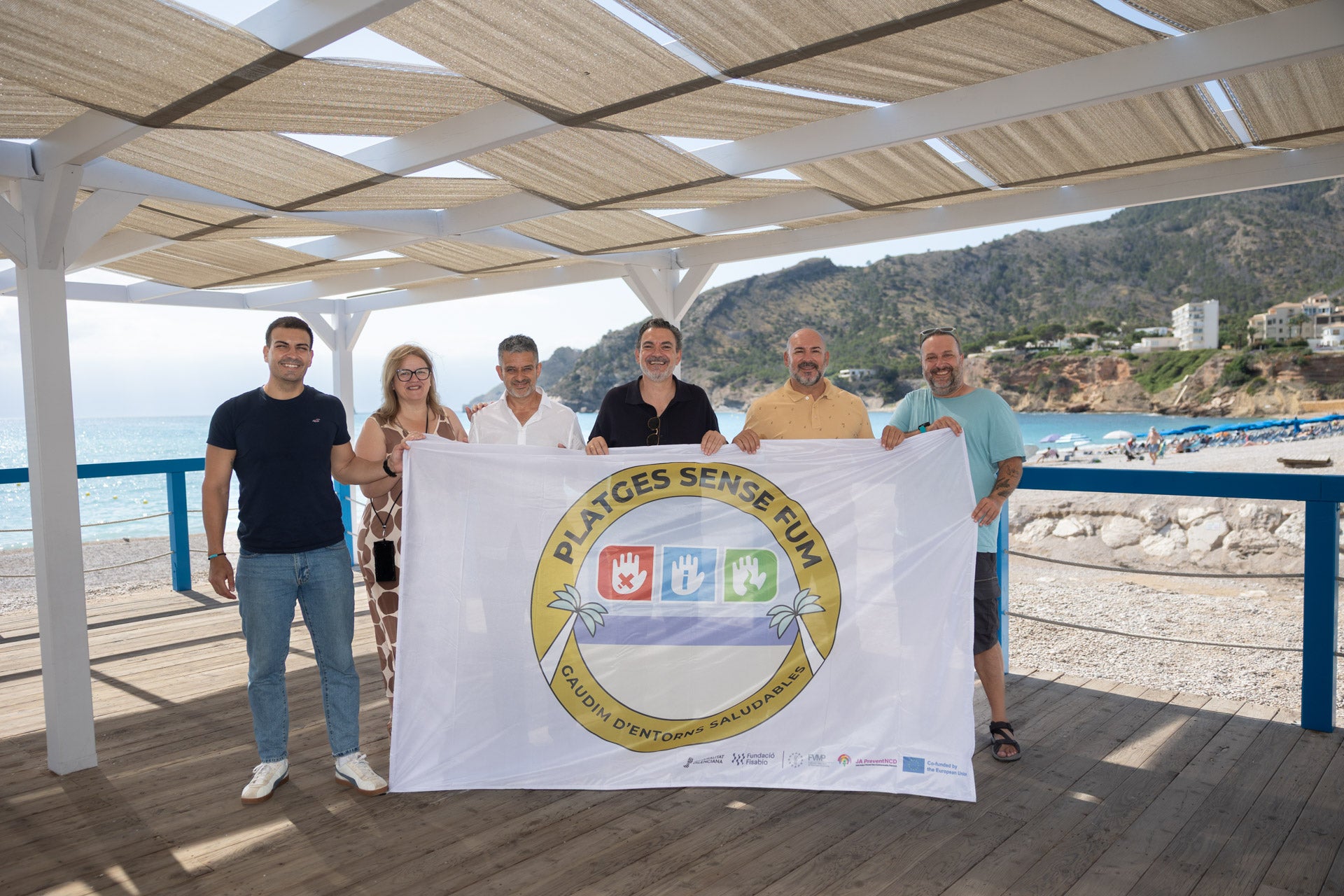 La playa del Albir se posiciona como espacio sin humos para proteger la salud y el entorno marino La playa del Albir se posiciona como espacio sin humos para proteger la salud y el entorno marino