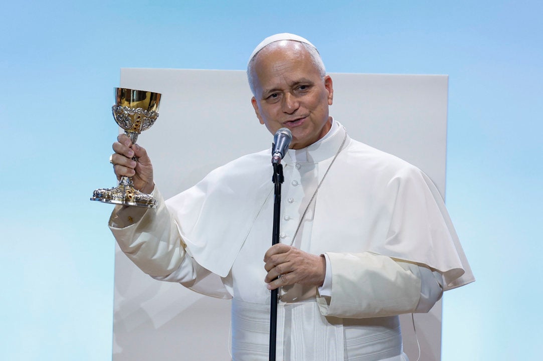 El papa León XIV asiste a un encuentro con los voluntarios que han colaborado en los actos del pontífice en la capital, este martes, en el IFEMA. El papa León XIV asiste a un encuentro con los voluntarios que han colaborado en los actos del pontífice en la capital, este martes, en el IFEMA.