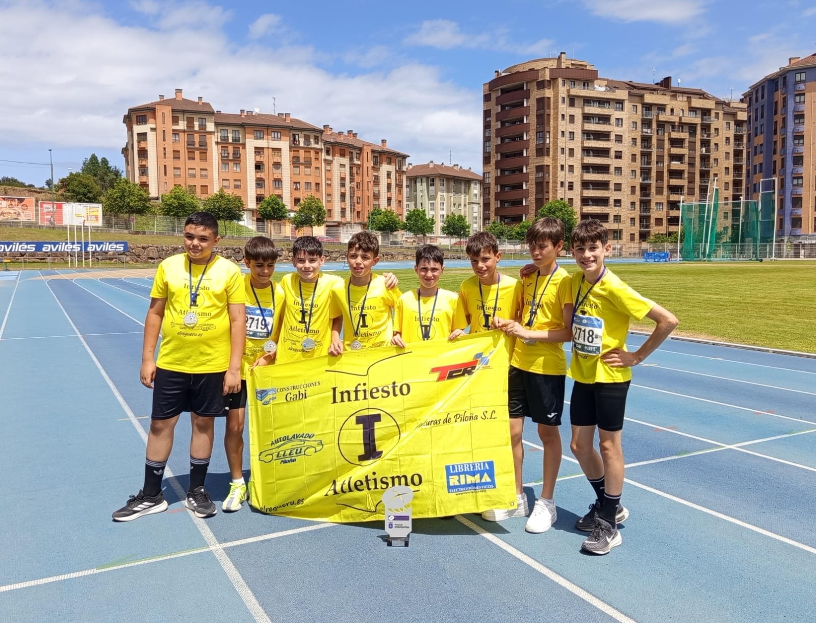 El equipo masculino sub14 del Infiesto Atletismo Subcampeón de Asturias por equipos El equipo masculino sub14 del Infiesto Atletismo Subcampeón de Asturias por equipos
