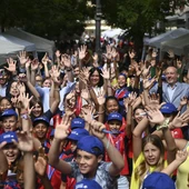 Más de 400 escolares participan en Huesca en el mercado de cooperativas "Aprendiendo a emprender" Más de 400 escolares participan en Huesca en el mercado de cooperativas "Aprendiendo a emprender"