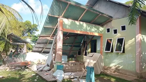 Save The Children advierte de que más de 3 millones de niños no pueden ir a clase tras la destrucción de 6.000 escuelas en el terremoto de Filipinas Save The Children advierte de que más de 3 millones de niños no pueden ir a clase tras la destrucción de 6.000 escuelas en el terremoto de Filipinas