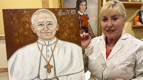 La ilicitana Inés Serna ha pintado un retrato del Papa León XIV que se exhibirá en la iglesia de la Fontana de Trevi. La ilicitana Inés Serna ha pintado un retrato del Papa León XIV que se exhibirá en la iglesia de la Fontana de Trevi.