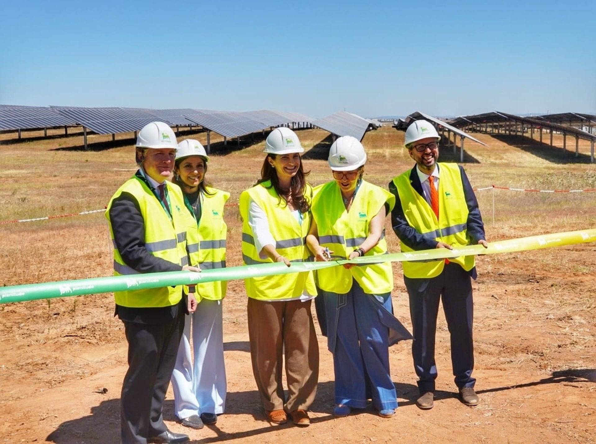 La planta fotovoltaica Renopool en Solana de los Barros inicia la producción en su totalidad con una capacidad de 330 MW La planta fotovoltaica Renopool en Solana de los Barros inicia la producción en su totalidad con una capacidad de 330 MW