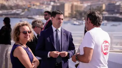 Pradales reivindica en la visita del papa la solidaridad migratoria de Euskadi y Canarias Pradales reivindica en la visita del papa la solidaridad migratoria de Euskadi y Canarias